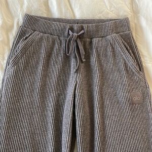 Alo Yoga Muse Sweatpant Size Medium Purple Dusk Heather